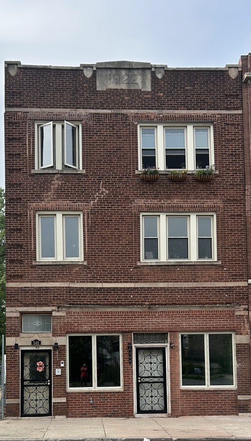 Photo - 548 E 61st St Apartments Unit #3