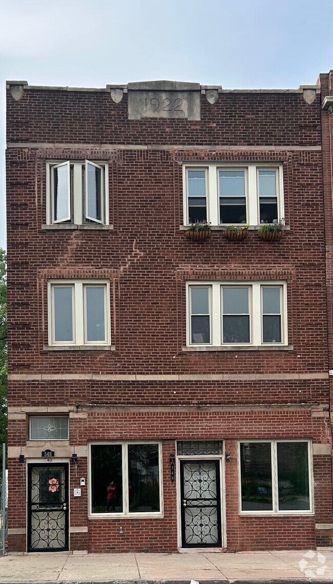 Building Photo - 548 E 61st St Unit #3 Rental