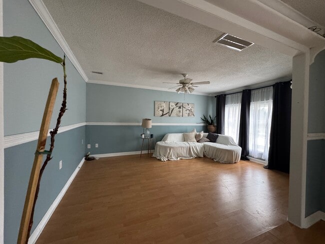 Photo - 8027 Country Oaks Rd