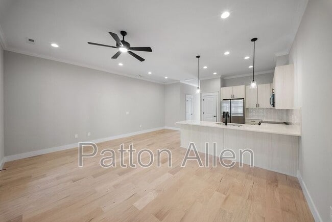 Photo - 107 Collin Pl
