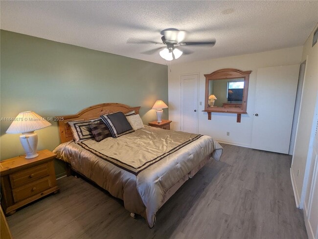 Building Photo - 4047 NW 16th St Unit 403 Rental