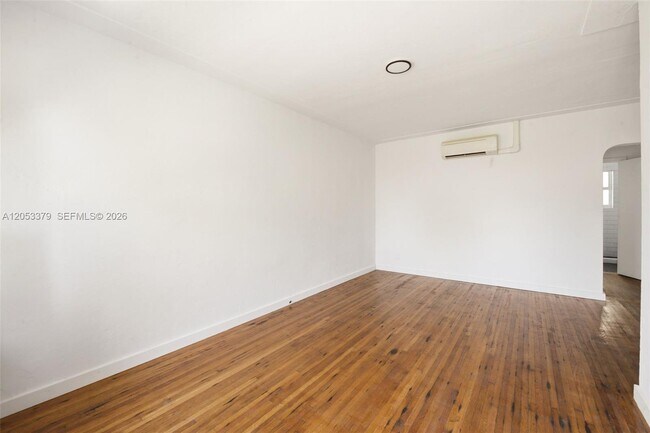 101 NW 74th St Unit 3