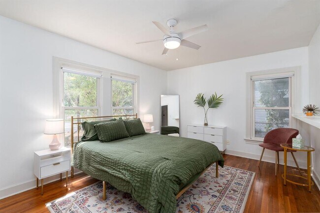 Photo - 746 Springdale Rd