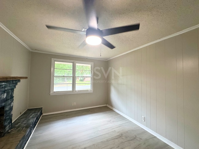 Photo - 1104 Garland Dr