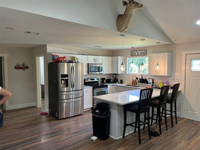 Photo - 624 Stevens Ln