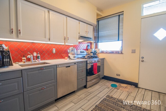 Photo - 844 W Lakeside Pl Unidad 3E