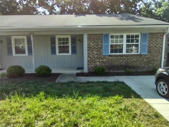Building Photo - 6024 Bradford Dr Unit B