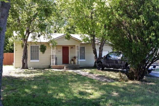 3 Bedroom/1 Bath/1 Car Garage Home - Walki... - 3 Bedroom/1 Bath/1 Car Garage Home - Walki...