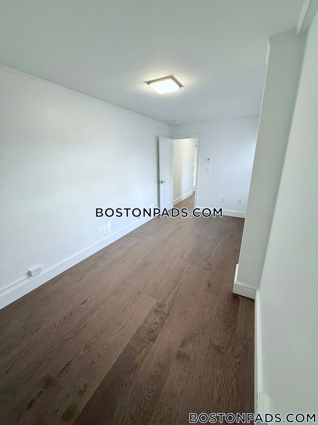 Photo - 72 School St Unit 2