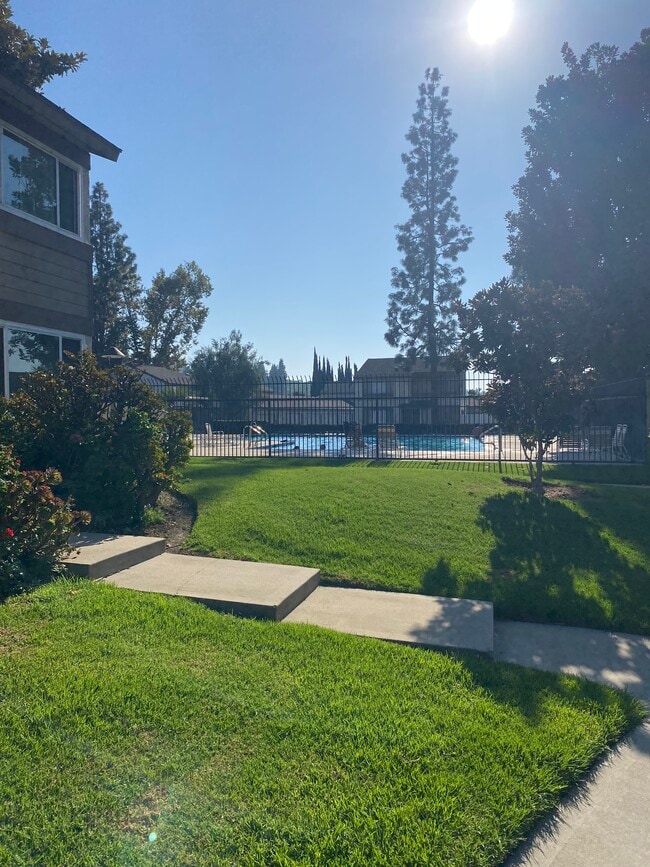 Photo - 851 Hartford Ln