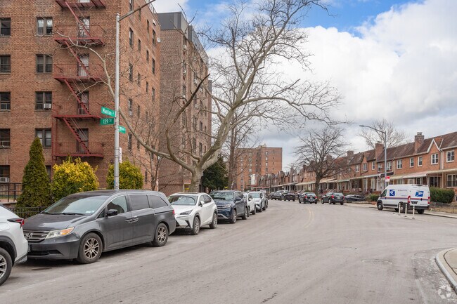 Photo - Manton House - Cooperative