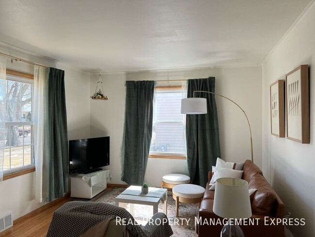 Photo - 3 Bedroom 2 Bathroom Home for Rent