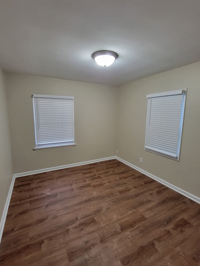 4015 Valley View Dr
