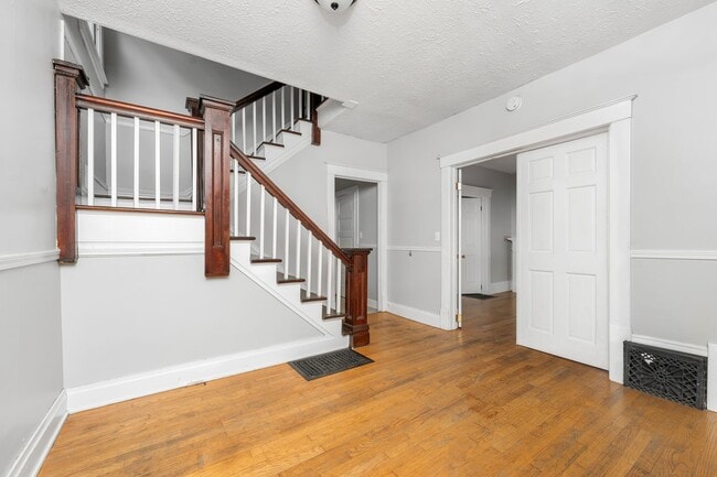 Photo - 1314 Oak St Unit 1