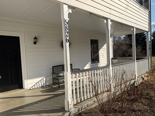 Photo - 5826 Railroad Ave