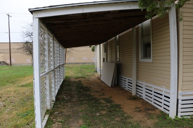 Photo - 1014 W 4th St