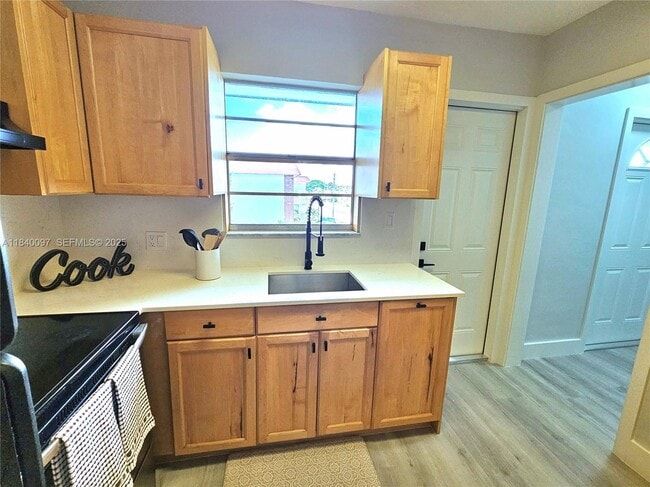 Building Photo - 1490 NW 43rd Ave Unit 301