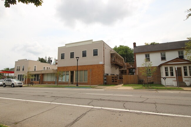 Building Photo - 217 W Cross St Unit 1 Rental