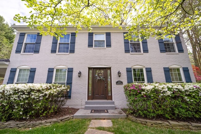 Building Photo - Extensively Renovated 4-Bedroom Home in Prime Location! Unbelievable custom kitchen.