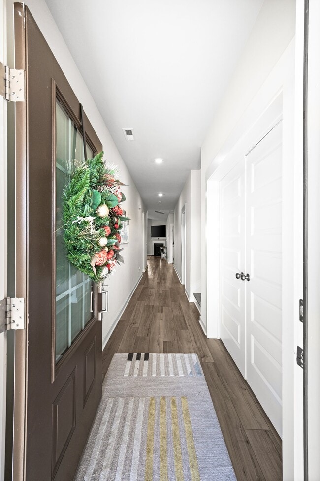Photo - 643 Snapdragon Ln