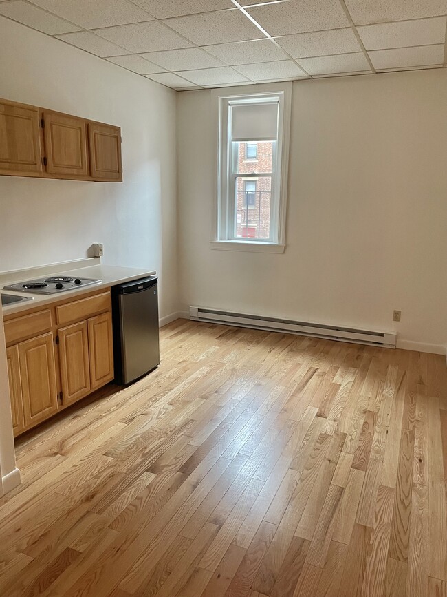 Photo - 822 Beacon St Unit 3