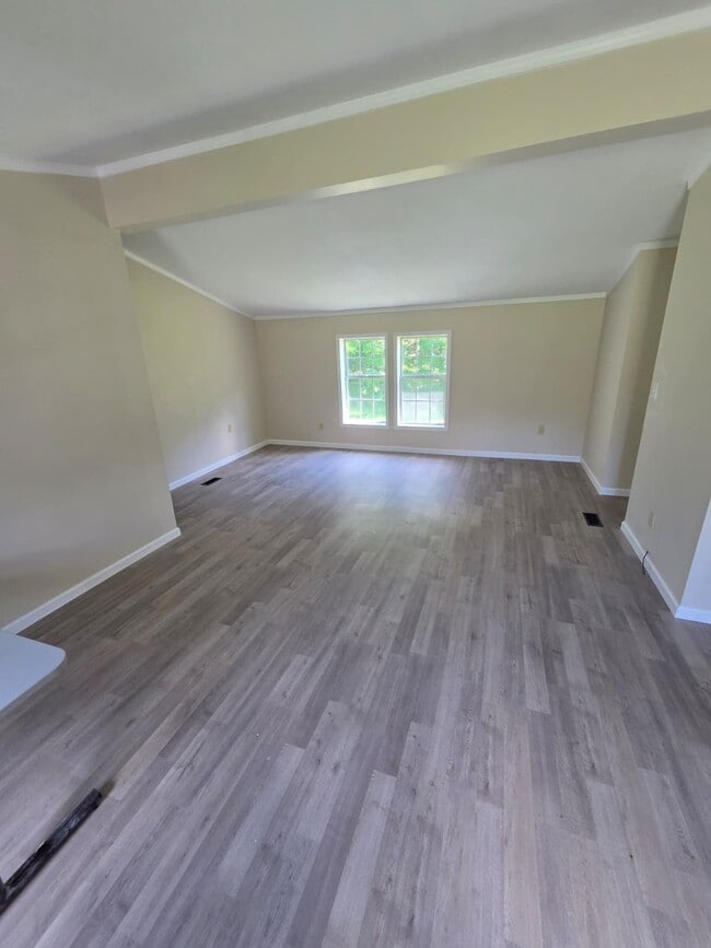 120 Blythe Rd