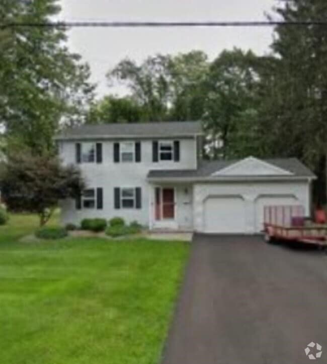 Building Photo - 105 Newport Dr Rental