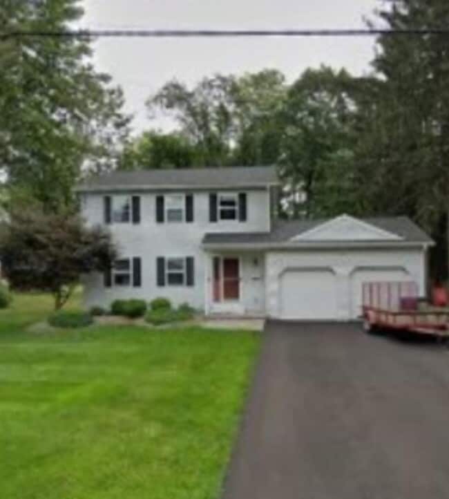 Building Photo - 105 Newport Dr Rental