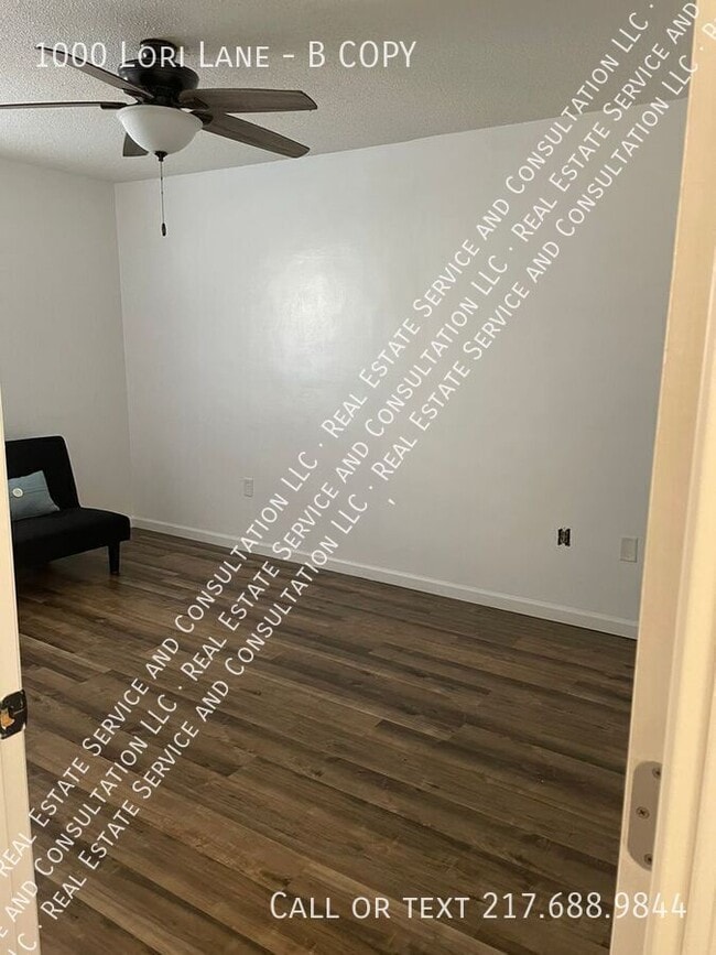 Photo - 1000 Lori Ln Unit B COPY