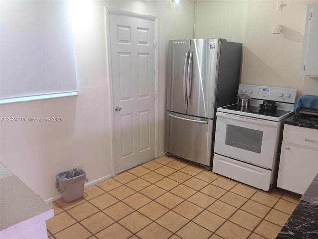 Photo - 3545 NE 166th St Unit 304