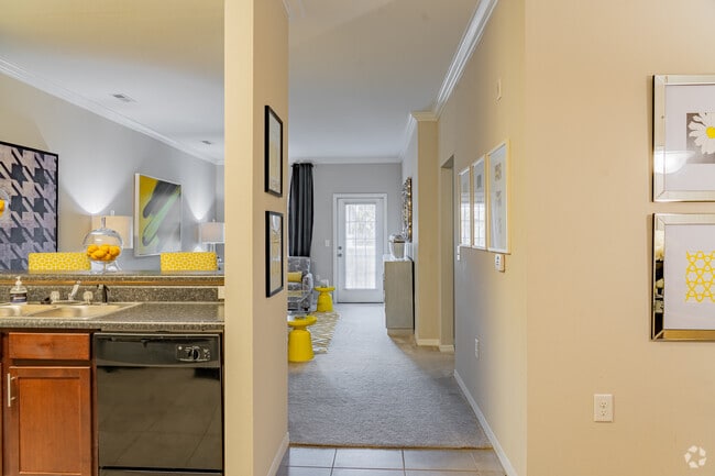 2BR, 2BA - 1,096SF - Kitchen