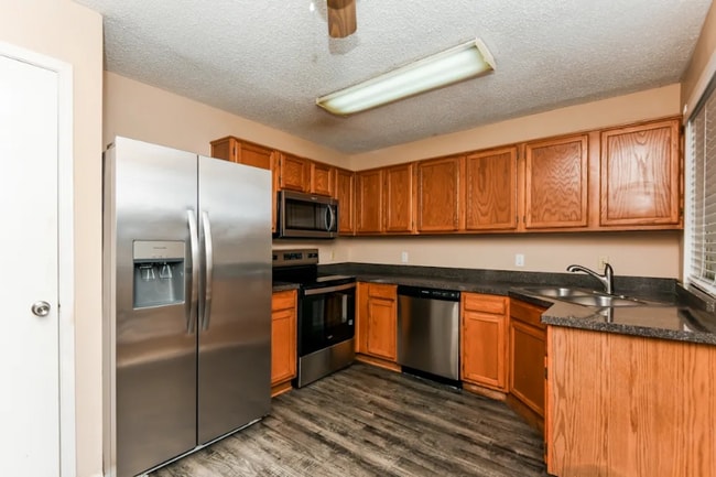 Photo - 3801 Waxwing Cir S