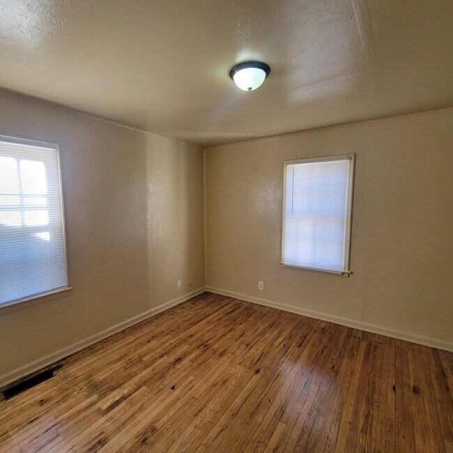 Photo - 4BR/2BA HOUSE near 38th/Keystone! Meadows area