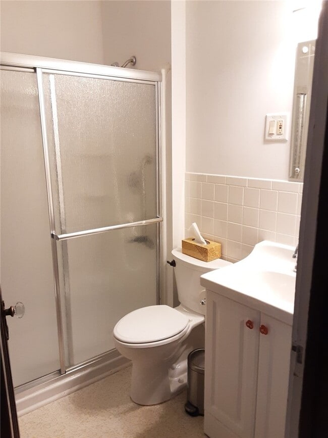 Building Photo - 98 Charlotte St