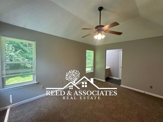 Photo - Olive Branch Home Located in Quiet Cove!
