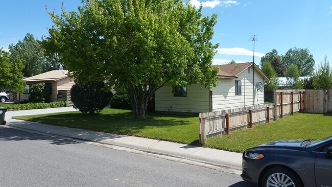 Photo - Cozy 3 Bedroom 1 Bath Home with Large Yard & 1 Car Attached Garage