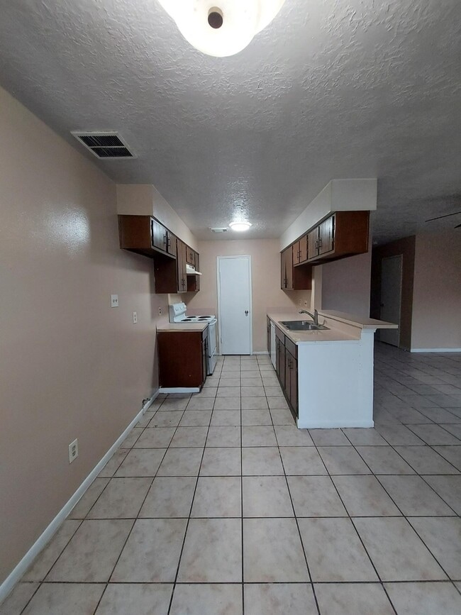 Photo - 13433 Castilian Dr Unidad 1