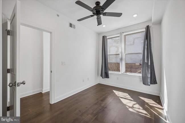 Photo - 3958 Mt Vernon St