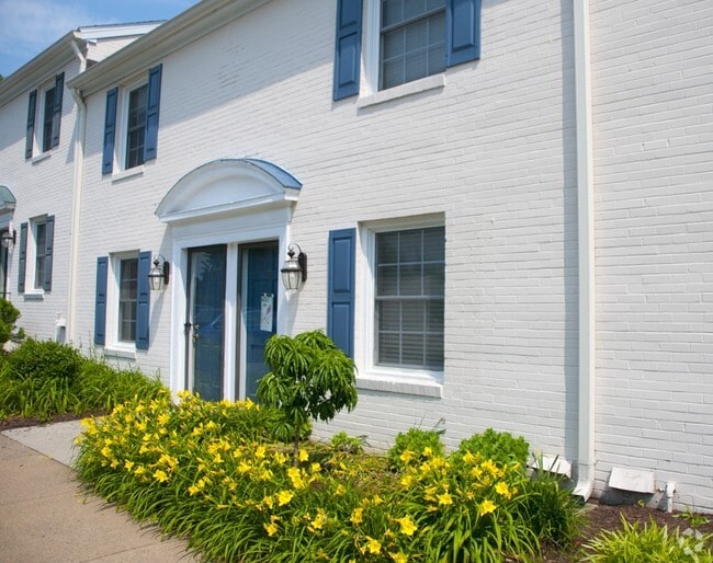Barracks Weast Apartaments - Blue Ridge Crossing Apartments & Townhomes