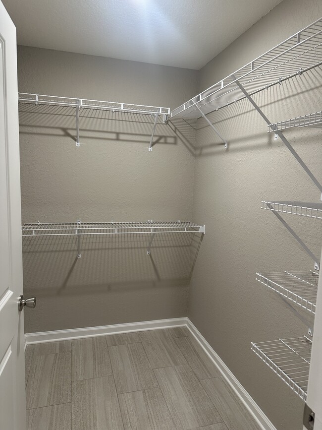Master Closet - 208 Oak Ct Apartment Unit 226