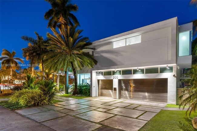 300 Royal Plaza Dr