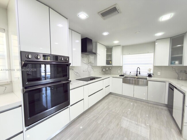 Photo - 4801 W Park Rd