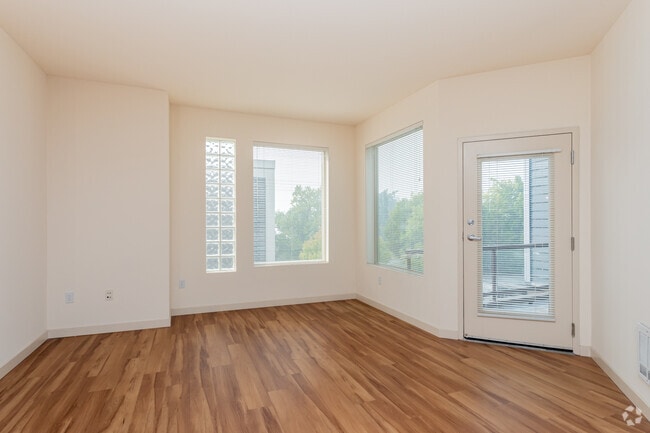 1BR, 1BA - 728SF - Westwater