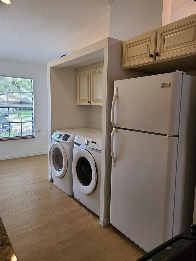 Photo - 10520 Buttonwood Ave