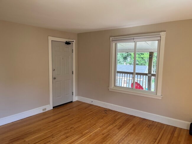 28 Saint George St Unit #3
