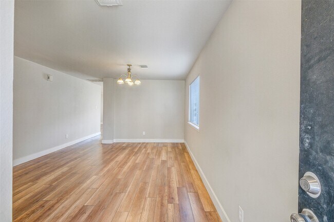 Photo - 605 Pinto Springs Ln