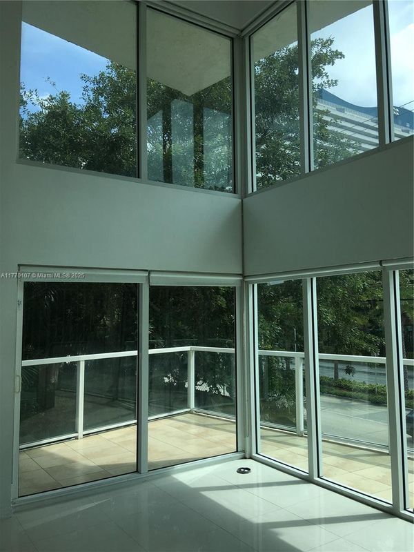 Building Photo - 1650 Brickell Ave Rental