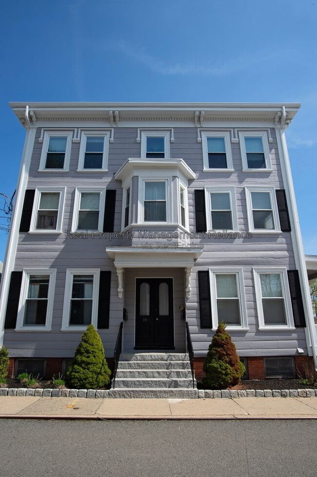 Building Photo - 16 Franklin Pl Unit 3r