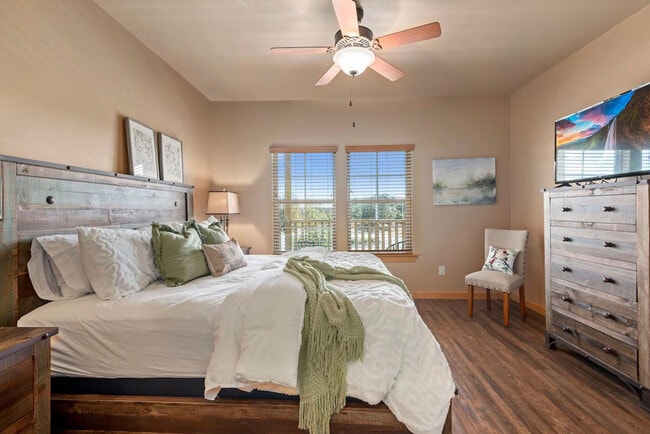 Photo - 1593 Gruene Rd Unit SI ID1385478P