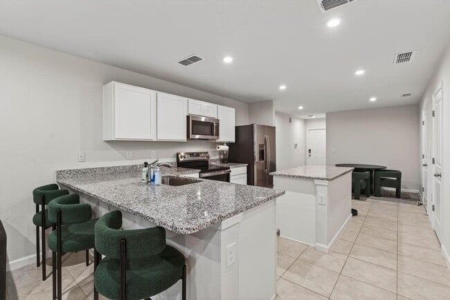 Photo - 2528 Sadler Trce Wy
